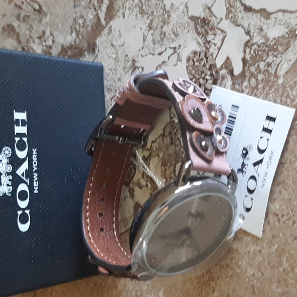 Coach Watch ⌚ with hearts on the band NWT - Picture 4 of 6